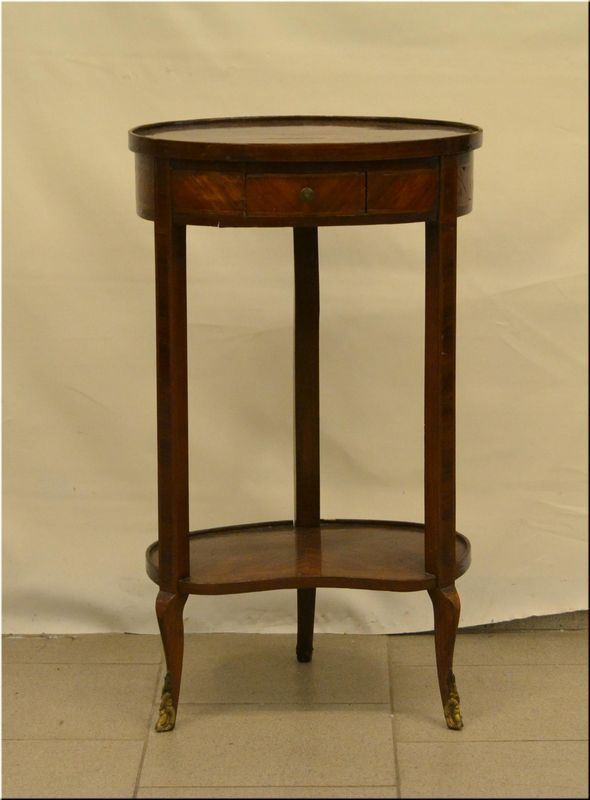  Tavolino, Francia, sec. XIX,  in noce filettato,  - Asta Antiquariato, Collezionismo & Gioielli - Poggio Bracciolini Casa d'Aste
