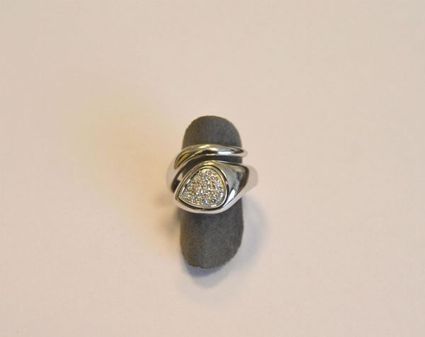   Anello in oro bianco e diamanti 