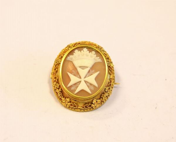  Spilla fine sec. XIX , in oro giallo e cammeo 