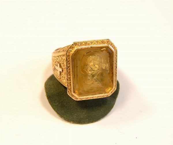  Anello episcopale in oro e quarzo citrino  