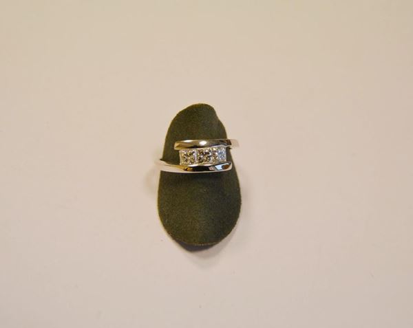  Anello Trilogy in oro bianco e diamanti 
