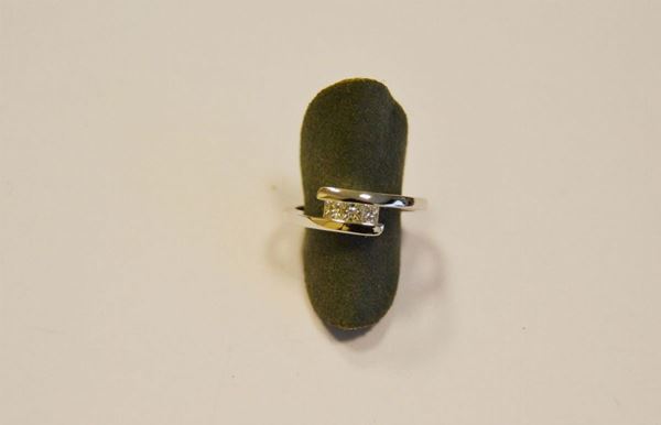  Anello trilogy in oro bianco e diamanti 