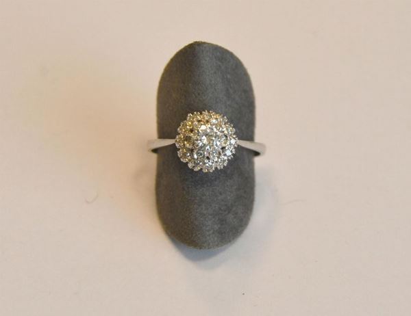  Anello in oro bianco e diamanti 