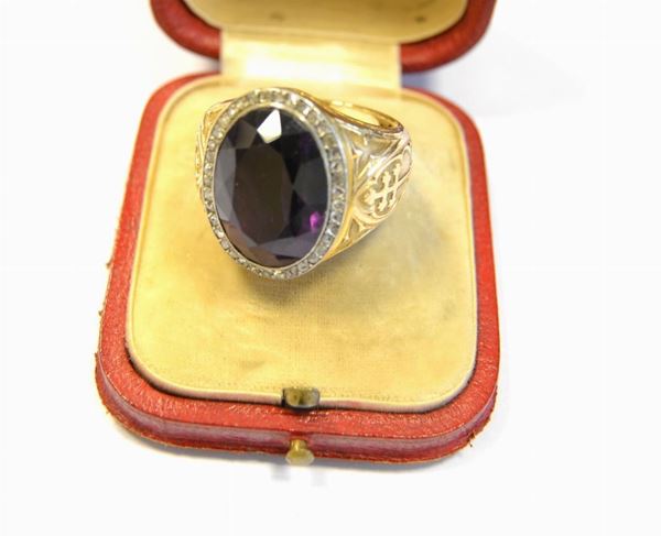  Anello episcopale ,in oro giallo,ametista e diamanti 
