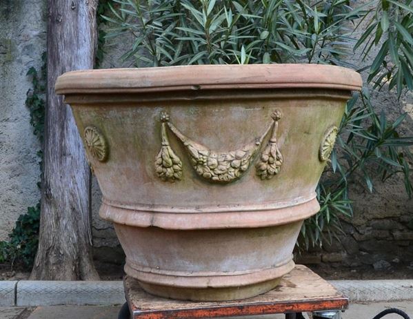  Conca, inizi sec. XX,  in terracotta,