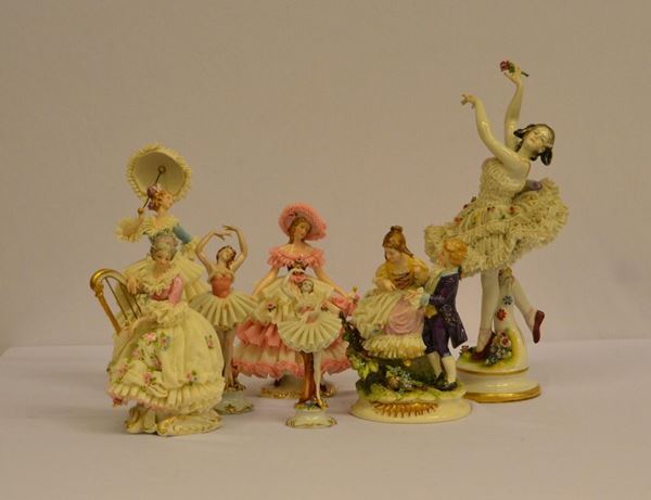  Sette sculturine, sec. XX,  in ceramica e bisquit, 