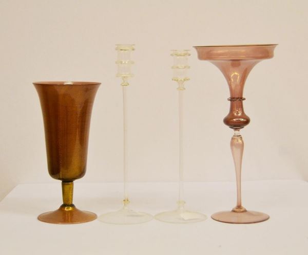  Due candelieri e due vasi, sec. XX,  in vetro di murano soffiato,