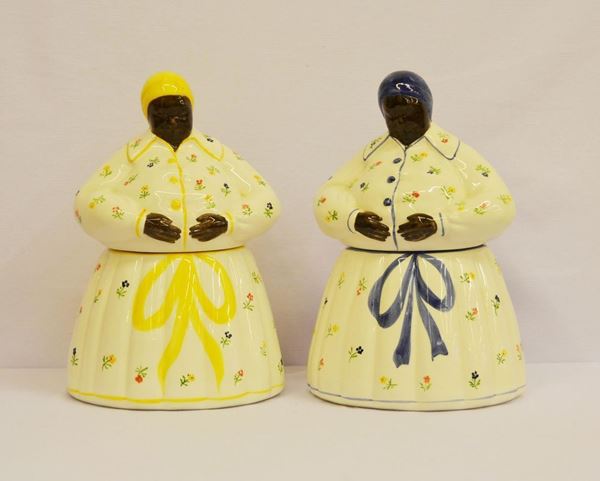 Due contenitori, sec. XX,  in maiolica di Bassano,   - Asta Decorazione di interni - Poggio Bracciolini Casa d'Aste