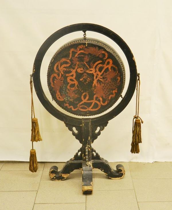 Gong, Cina, sec. XIX , in legno e cuoio pitturato, 