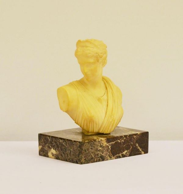  Scultura, inizi sec. XX,  in marmo bianco,