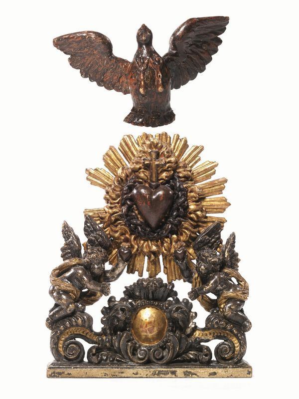  Bassorilievo, sec. XIX,  in legno intagliato e dorato, al centro il Sacro     