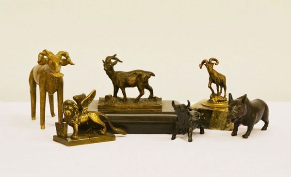  Sei sculturine, sec. XIX-XX,  in bronzo,   modellati come animali ,  