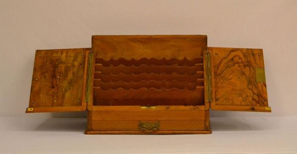  Scatola da tavolo ad uso di portalettere, sec. XIX,    - Asta Decorazione di interni - Poggio Bracciolini Casa d'Aste