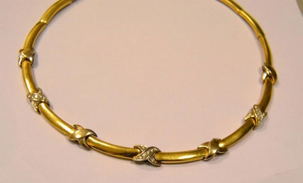 Collana girocollo in oro giallo, bianco e diamanti 