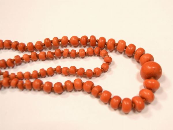  Collana in corallo e oro giallo 