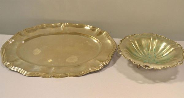  Vassoio,  in argento di forma ovale bordo sagomato, cm 41X29