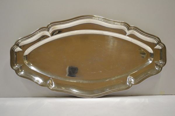  Pescera,  in argento con bordo sagomato, g 1870