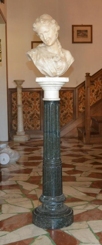  Scultura, sec. XX,  in alabastro, raffigurante