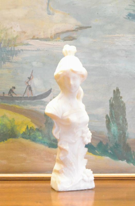  Scultura, metÃ  sec. XX,  in alabastro, 