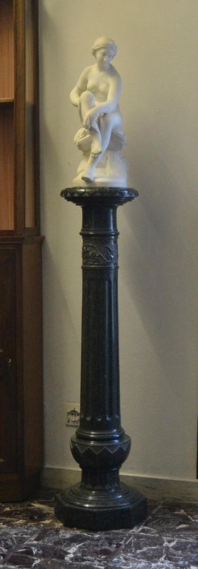  Scultura, inizi sec. XX,  in marmo, raffigurante