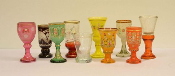  Dieci bicchieri, sec. XIX-XX,  in vetro inciso  - Asta Gioielli, Argenti, Arredi, Dipinti e Oggetti d'arte - Poggio Bracciolini Casa d'Aste