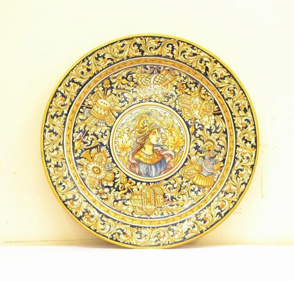   Piatto da parete, in stile '700,  in terracotta smaltata,