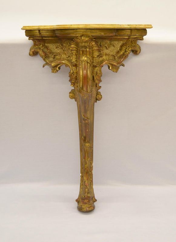  Consolle angolare, Francia, sec. XIX,  in legno dorato a mecca e 