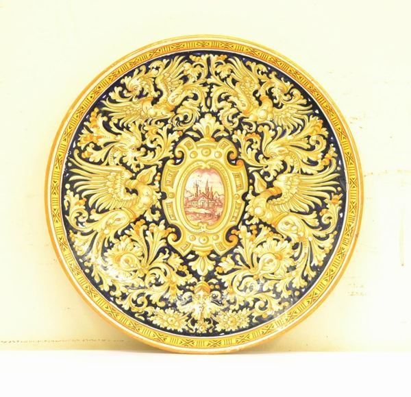  Piatto da parete, in stile '700,  in terracotta smaltata,