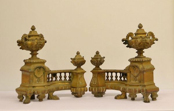  Coppia di alari, sec. XIX,  in bronzo