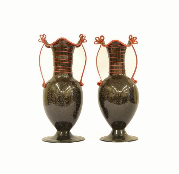  Due vasi, sec. XX,  in vetro di Murano nero, con decorazioni   - Asta Gioielli, Argenti, Arredi, Dipinti e Oggetti d'arte - Poggio Bracciolini Casa d'Aste