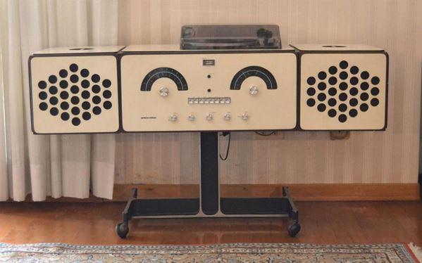  Radio giradischi Brionwega, anni 70,  supporto in   - Asta Gioielli, Argenti, Arredi, Dipinti e Oggetti d'arte - Poggio Bracciolini Casa d'Aste