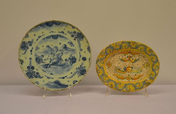  Alzata, sec. XVIII,  in maiolica, decorata 