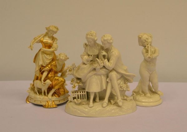  Tre sculturine, inizi sec. XX,  in ceramica, raffiguranti 