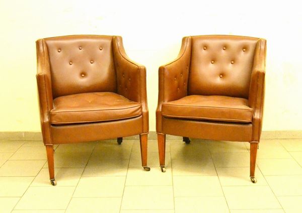  Due poltroncine a pozzetto, metÃ  sec. XX,  imbottite e ricoperte 