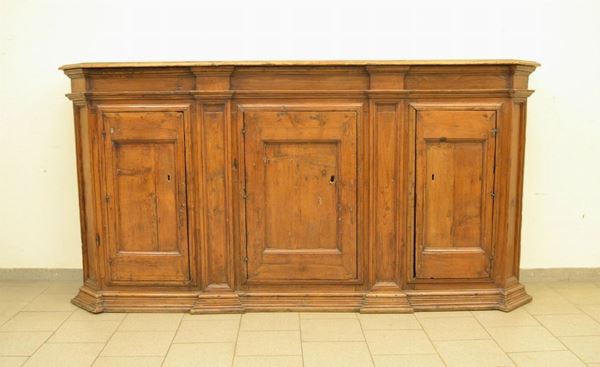  Credenza, Marche, sec. XIX,  in abete scantonato,