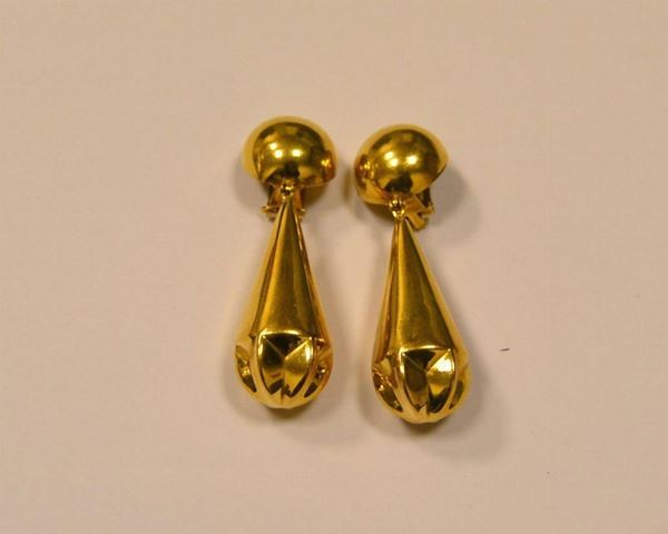  Paio di orecchini pendenti in oro giallo   - Asta Antiquariato, collezionismo e gioielli - Poggio Bracciolini Casa d'Aste