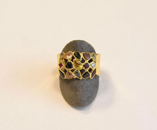  Anello in oro giallo e pietre di colore 