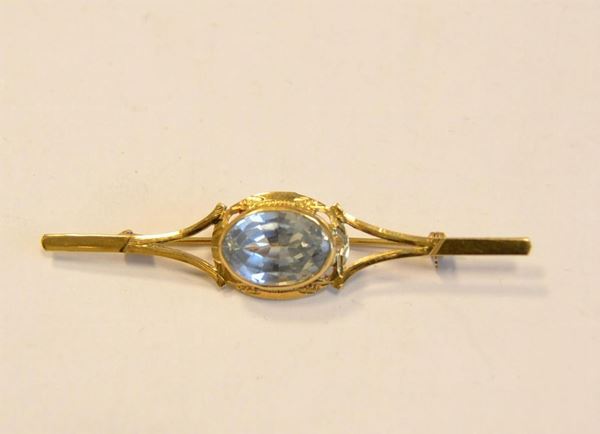  Spilla in oro giallo e acquamarina   - Asta Antiquariato, collezionismo e gioielli - Poggio Bracciolini Casa d'Aste