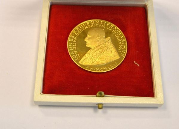  Medaglia in oro 900/1000   - Asta Antiquariato, collezionismo e gioielli - Poggio Bracciolini Casa d'Aste