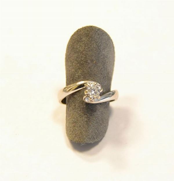  Anello in oro bianco e diamante  