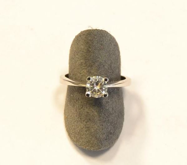  Anello in oro bianco e diamante 