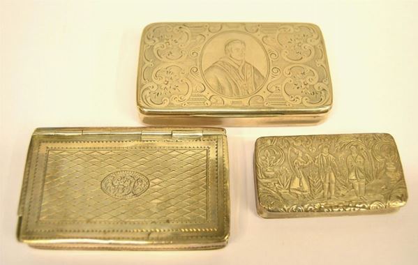 Tabacchiera rettangolare in argento inciso con                                - Asta Antiquariato, collezionismo e gioielli - Poggio Bracciolini Casa d'Aste