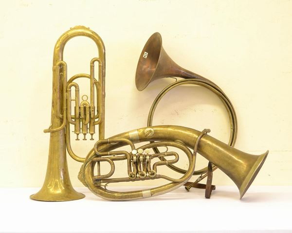  Due trombe ed un corno, inizi sec. XX,    - Asta Antiquariato, collezionismo e gioielli - Poggio Bracciolini Casa d'Aste