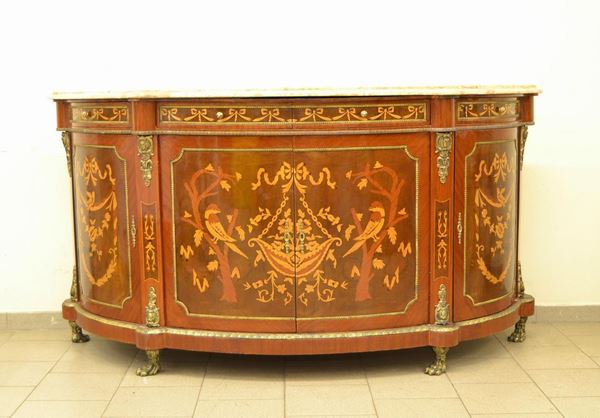  Credenza, in stile francese del 700,  in noce e mogano decorato a motivi vegetali,