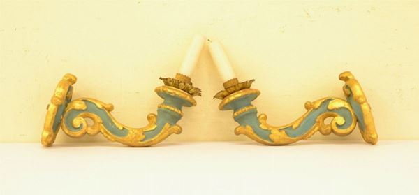  Coppia di candelieri da parete, in stile 700,  