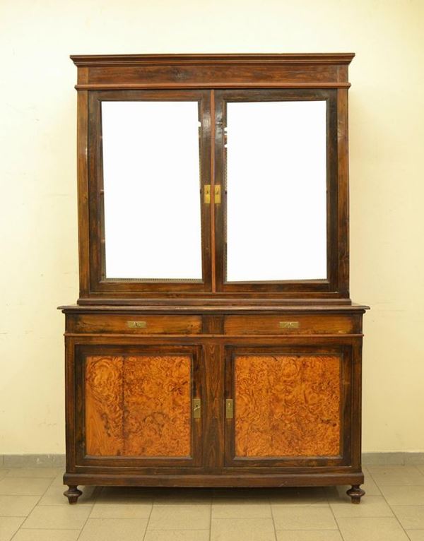  Vetrina, Italia settentrionale, sec. XIX,  in legno dolce e radica,