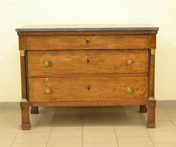  Cassettone, Impero, sec. XIX,  in noce, tre cassetti,