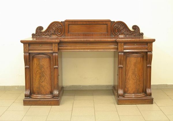  Credenza, Inghilterra, inizi sec. XX,  in mogano, 