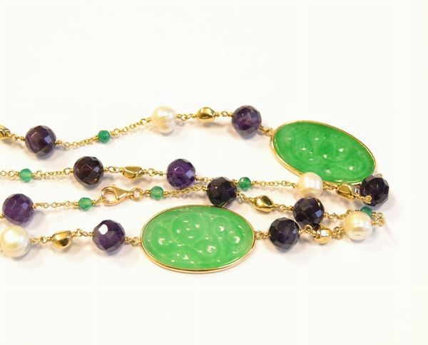  Collana in oro giallo, giadeite, perle, ametiste e pietre 