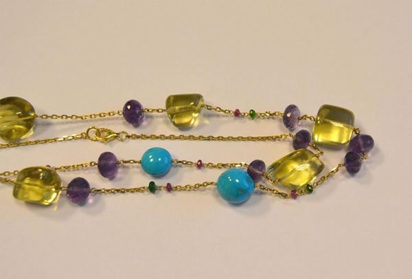  Collana in oro giallo, ametiste ,turchesi berilli e pietre 